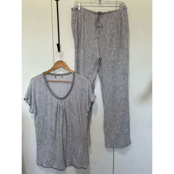 Women's Costco Unbranded short sleeve Pajama Set Size L Gray white dot print - Picture 1 of 2